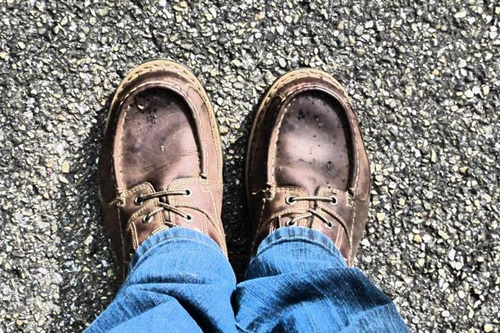 皮鞋有划痕用什么修复